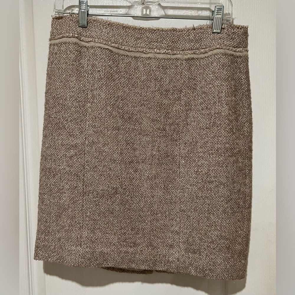 Ann Taylor Wool Tweed cream and gold skirt - size 8 EUC.